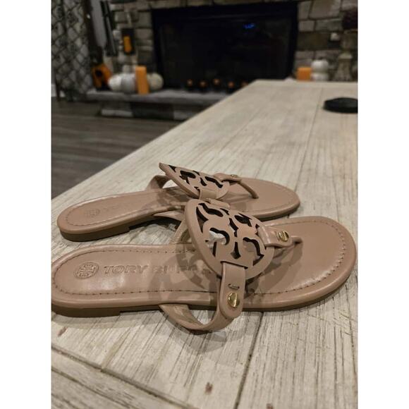 Tory Burch Miller Thong Sandals Women's Size 5.5 Beige w Flaw - Picture 4 of 7